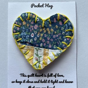 Câlin avec poche courtepointe | Pochette courtepointe en forme de coeur | Câlin de poche en tissu | Coeur brodé avec poche | Câlin de poche