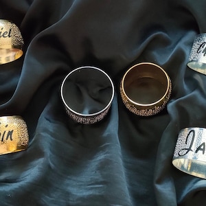 Portatovagliolo in metallo personalizzato con nome. Nome, Anello, Matrimonio, Festa della mamma, Festa del papà, regalo, compleanno, stoviglie.