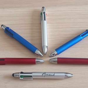 4-color pen with personalized first names.