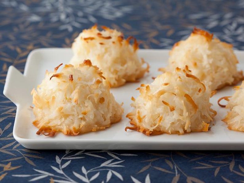 Freshly Baked Coconut Macaroons: 12 Homemade Cookies - Etsy