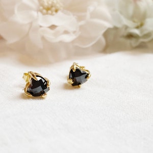 Stud earrings with hearts made of agate, earrings made of silver 925 gold-plated, Mother's Day gift image 2