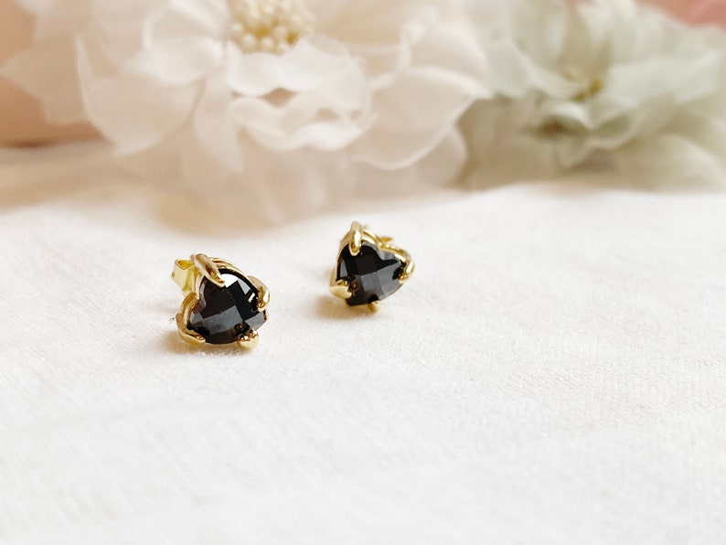 Stud earrings with hearts made of agate, earrings made of silver 925 gold-plated, Mother's Day gift image 2