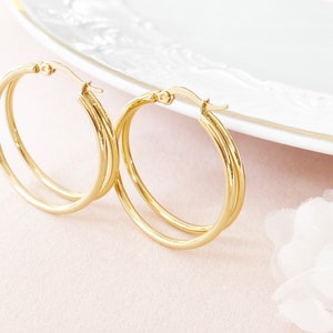 Double hoop earrings gold, stainless steel earrings gold, hoop earrings medium size, two hoop earrings together, gift mom Mother's Day, girlfriend birthday