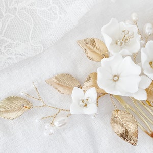 Peigne à cheveux de mariée avec fleurs et perles, or, blanc, bijoux de mariée pour mariage, coiffure de mariée, cheveux, demoiselle d'honneur, coiffure de mariée, bijoux de cheveux de mariée image 5