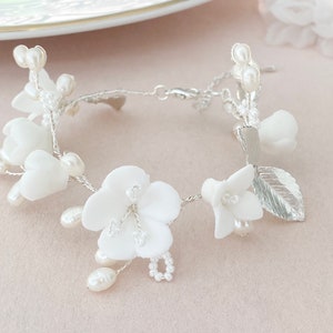 Fiori per il polso, braccialetto da sposa con perle, argento, braccialetto da sposa, regalo di nozze per la sposa, gioielli da sposa, fiori, gioielli, altare nuziale immagine 5