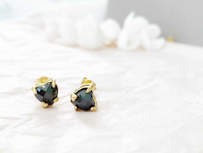 Stud earrings with hearts made of agate, earrings made of silver 925 gold-plated, Mother's Day gift image 7