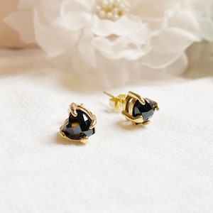 Stud earrings with hearts made of agate, earrings made of silver 925 gold-plated, Mother's Day gift image 4
