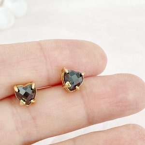 Stud earrings with hearts made of agate, earrings made of silver 925 gold-plated, Mother's Day gift image 9