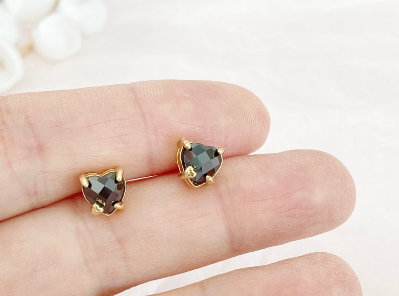 Stud earrings with hearts made of agate, earrings made of silver 925 gold-plated, Mother's Day gift image 9