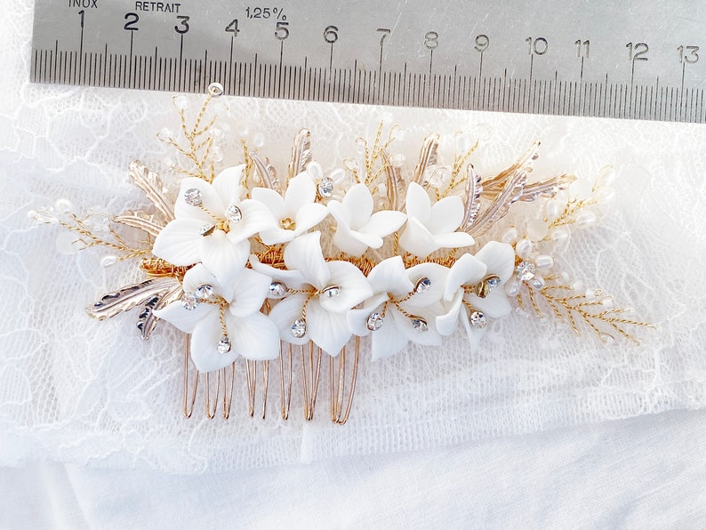 Bijoux de mariée fleurs blanches peigne à cheveux en or blanc avec fleurs Accessoires cheveux mariage perles nuptiales accessoires cheveux mariage coiffure mariage image 7