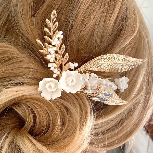 Bridal hair accessories, hairpin with flowers, gold leaves and pearls, white, bridal jewelry for wedding, headpiece, bridal hair jewelry