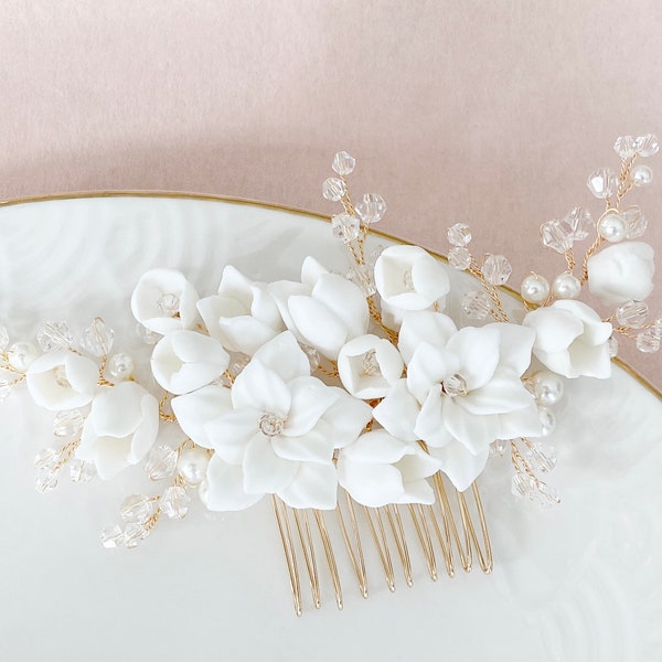 Bridal hair accessories white flowers hair comb white gold with flowers! Wedding hair accessories bridal pearls hair accessories wedding flowers comb hairstyle