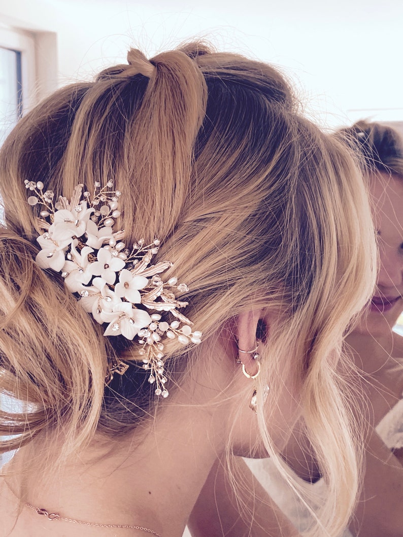 Bijoux de mariée fleurs blanches peigne à cheveux en or blanc avec fleurs Accessoires cheveux mariage perles nuptiales accessoires cheveux mariage coiffure mariage image 6