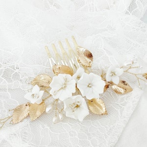 Peigne à cheveux de mariée avec fleurs et perles, or, blanc, bijoux de mariée pour mariage, coiffure de mariée, cheveux, demoiselle d'honneur, coiffure de mariée, bijoux de cheveux de mariée image 2