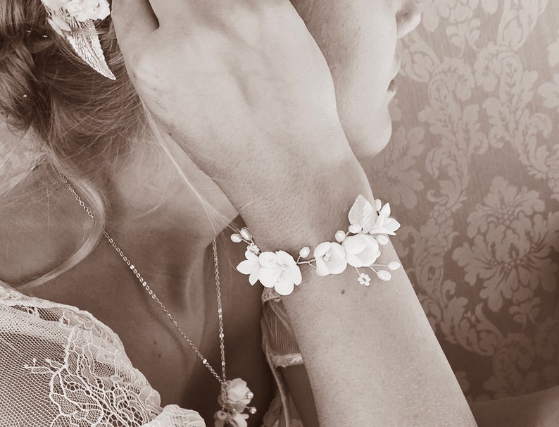 Fiori per il polso, braccialetto da sposa con perle, argento, braccialetto da sposa, regalo di nozze per la sposa, gioielli da sposa, fiori, gioielli, altare nuziale immagine 7
