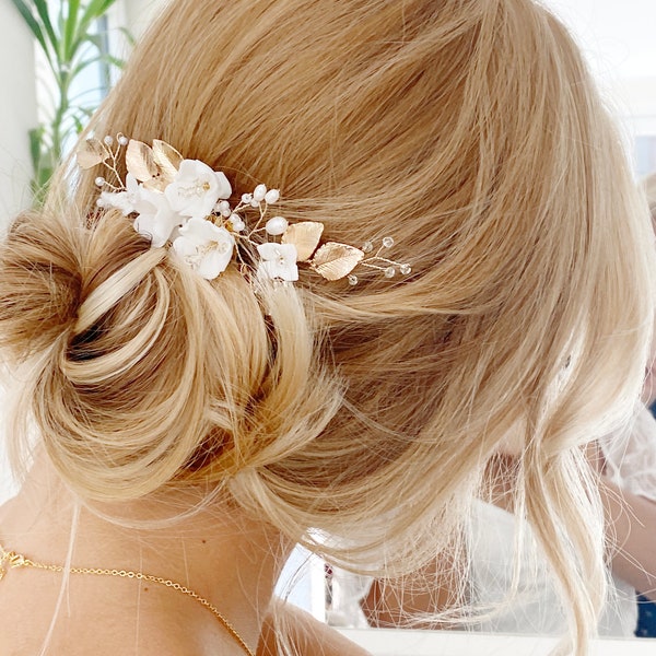 Peigne à cheveux de mariée avec fleurs et perles, or, blanc, bijoux de mariée pour mariage, coiffure de mariée, cheveux, demoiselle d'honneur, coiffure de mariée, bijoux de cheveux de mariée