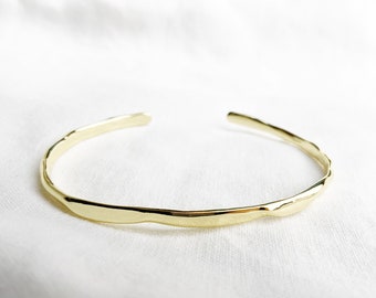 Schmaler Armreifen Gold Vermeil Armreif, minimalistischer dünner Armreifen, Armreif schmal, Silber 925 vergoldet, Geschenk Frau Muttertag