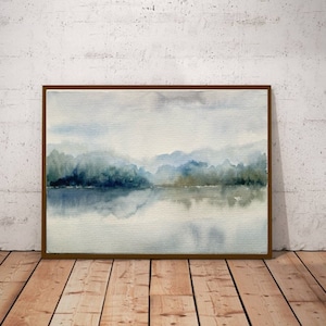 霧の湖の水彩画、青緑の壁アート、パノラマ風景、ミニマリストの壁アート、山の絵画、大きな抽象的な自然アートプリント