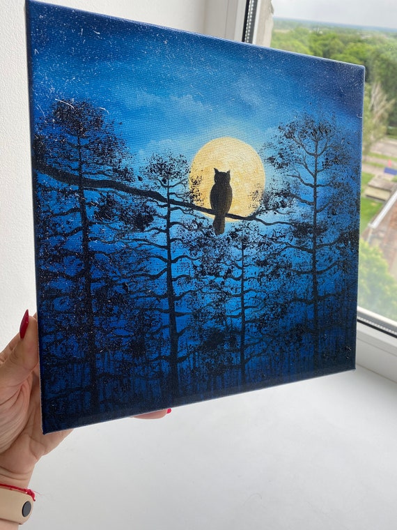 「凡」 絵画 アート キャンバス 自画像 スナフキン イメージ オリジナル満月油絵：夜の森の松の木、10x10 キャンバスアート