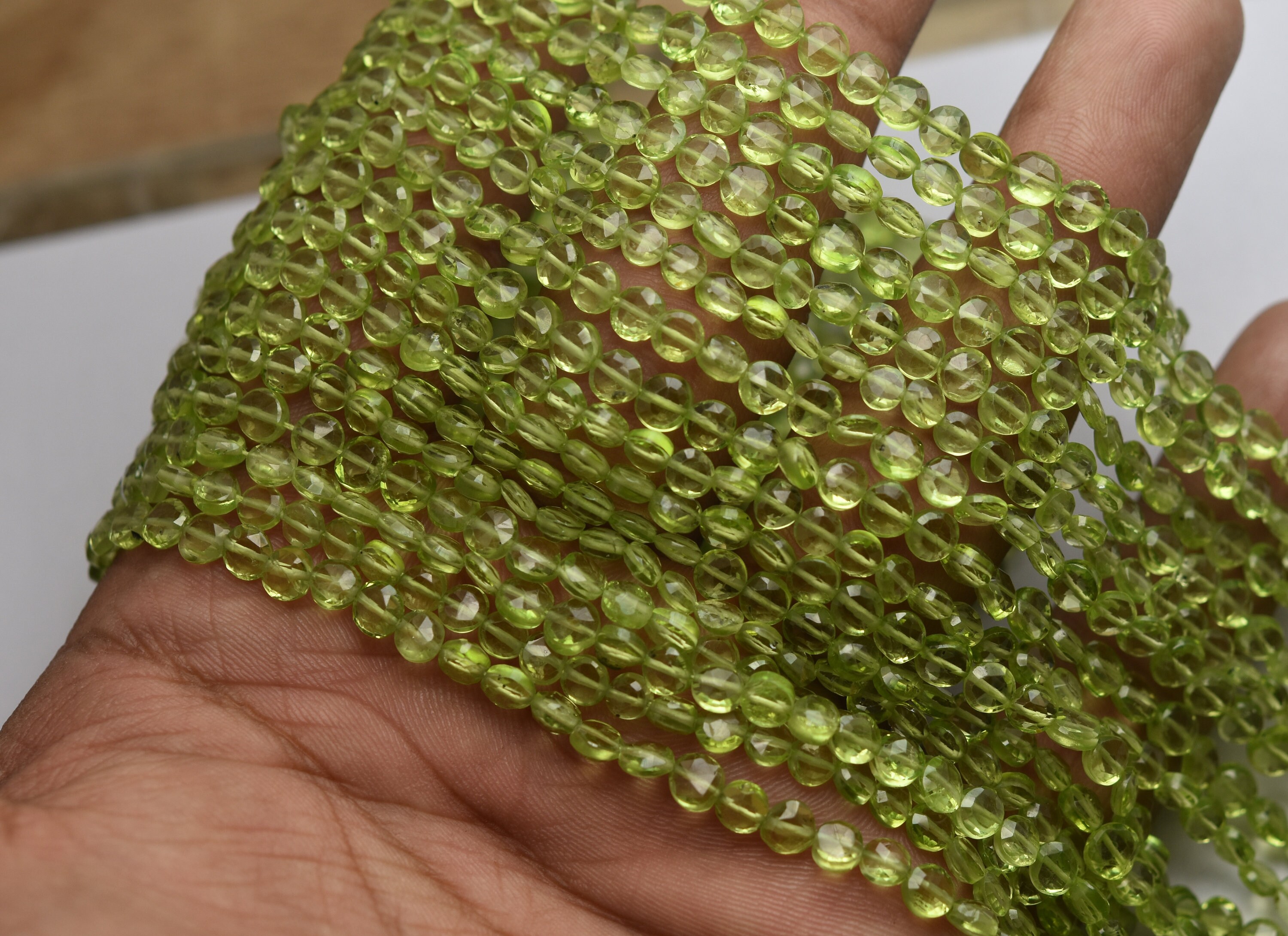 天然ペリドットのファセットコインビーズ：13.5インチストランド（4.50