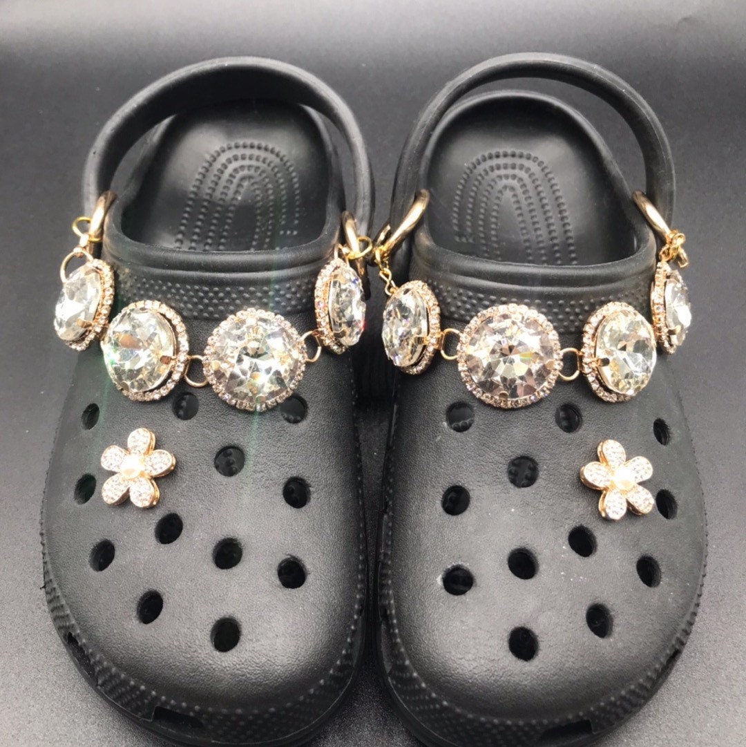 Luxury Elegant Pearl Croc Charms Designer Fashion Flowers Shoe