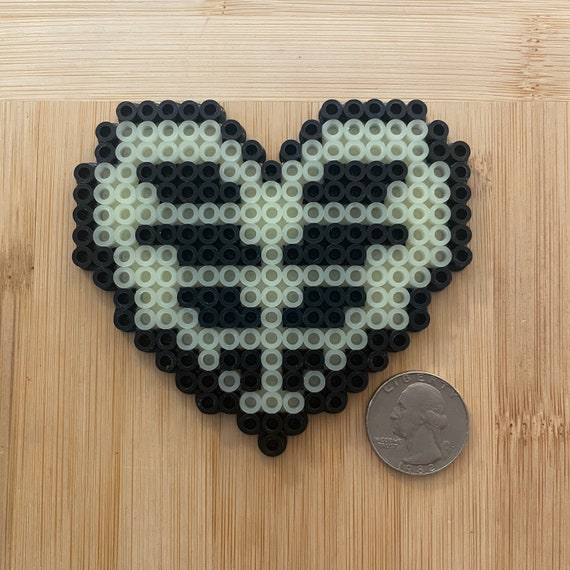File:Perler bead heart beaded side.jpg - Wikipedia