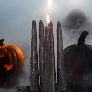 4 x Black &#39;Vampire&#39; - &#39;Dark Crystal&#39; bleeding centre gnarled tapered Candle