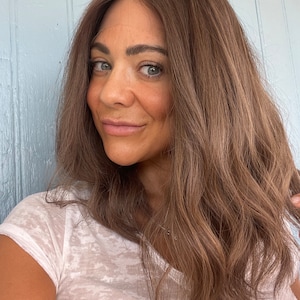 Pruik 100% echt menselijk haar, natuurlijke krul 14", kanten top, joodse pruik, (kleur #6/12 T2) 130 dichtheid, donkerbruine pruik met highlights