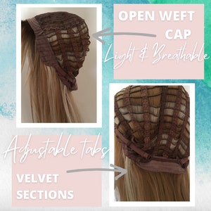 Puede incluir: Primer plano de una gorra de peluca con cabello rubio. La gorra marrón tiene un diseño de trama abierta, descrita como ligera y transpirable. La imagen también destaca las pestañas ajustables y las secciones de terciopelo.