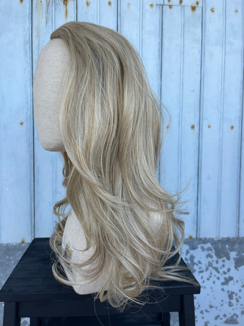Demi-perruque Blonde Dorée 62cm - Synthétique - Neuf Avec étiquettes - Raie Libre