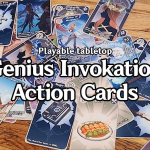 Pode incluir: Um conjunto de cartas de jogo azuis e brancas com ilustrações de personagens e objetos. As cartas estão espalhadas sobre uma mesa de madeira. O texto "Genius Invokation Action Cards" está impresso em branco sobre um fundo azul.
