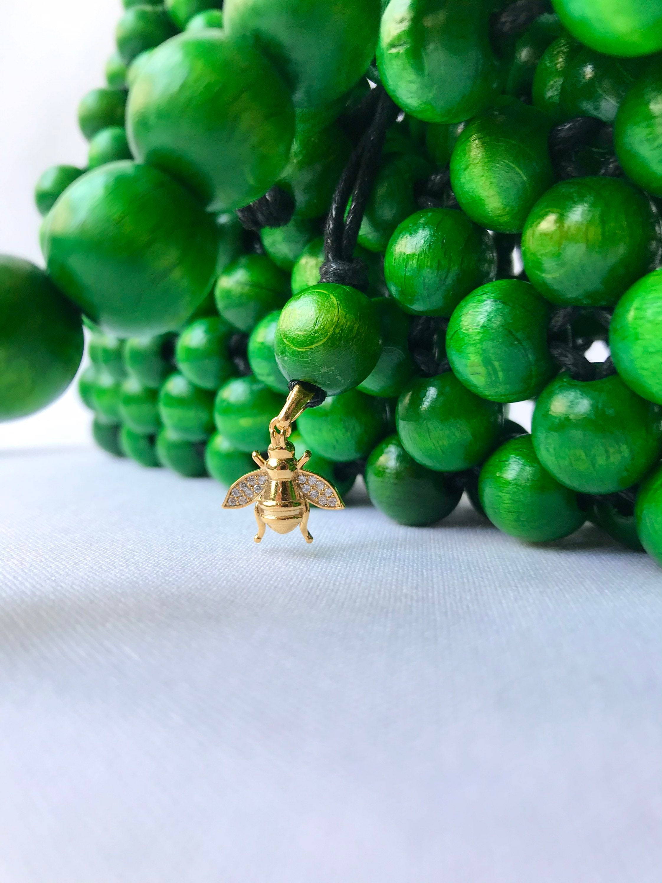 No 1 Green Bag Medium, Sophisticated Luxury Tote Bag Timeless Green Elegance With Bead Accents