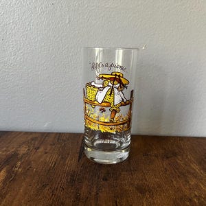 Holly Hobbie American Greetings Drinking Glass Life’s a picnic … enjoy It 1969