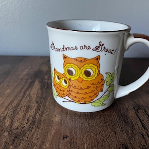 Caneca de coruja vintage - Avós são ótimas!