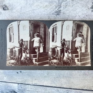 Carte stéréoscopique Keystone View Company vintage 428 chaque baiser a son aiguillon