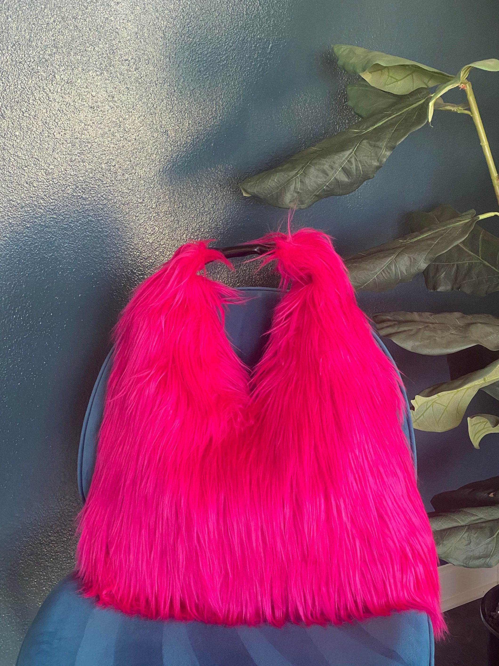 Pink fur tote bag hotsell