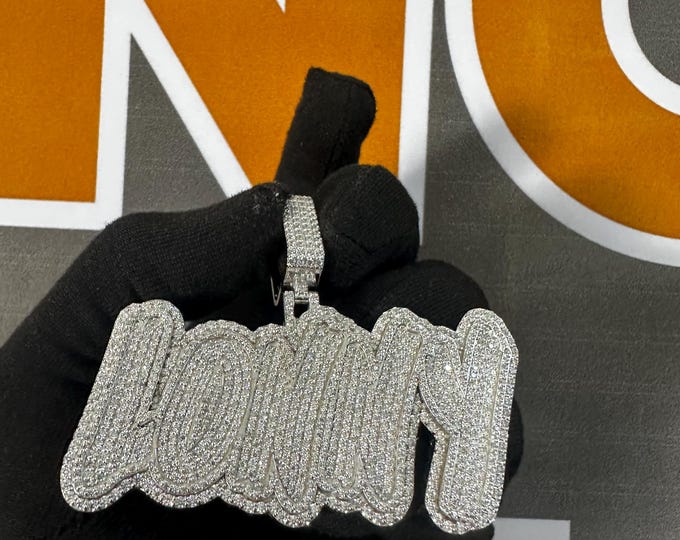 Custom "LONNY" Name Pendant – Fully Iced Out, Personalized Hip Hop Necklace, Pavé Diamonds/Moissanite, Urban Graffiti Font