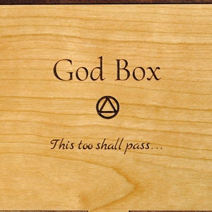 Alcohólicos Anónimos: Caja de Dios personalizada y hecha a mano en madera de cerezo.