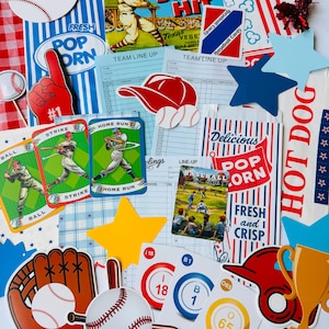 Op de afbeelding: Een verzameling honkbal-gerelateerde papieren artikelen, waaronder kaarten in vintage-stijl, popcornzakken, opstellingsformulieren, bingokaarten en uitgestanste vormen van honkballen, een handschoen, een rode pet, een trofee en sterren.