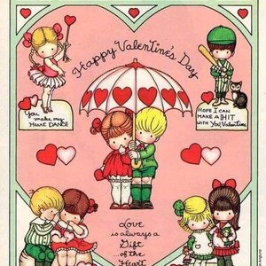 Pu&ograve; includere: Biglietto di San Valentino vintage con illustrazioni di bambini, cuori e frasi romantiche. Il biglietto include il testo "Buon San Valentino" e "L'amore &egrave; sempre un dono del cuore."