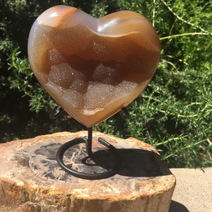 Druzy agate heart and stand