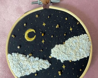 夜空 #26 三日月と星の刺繍枠アート - Etsy 日本