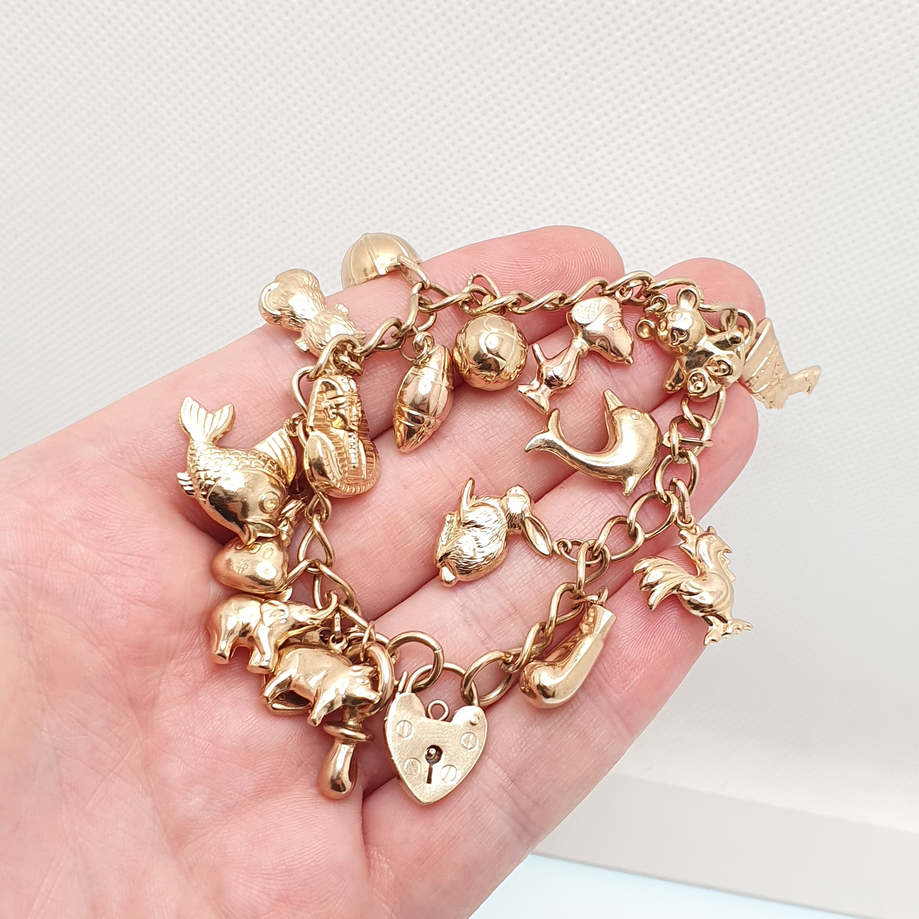 Vintage 9ct 9k Gold Charm Bracelet 19 Charms 24.79g 18.5cm