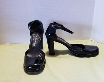 liz claiborne twiggy heeled sandals
