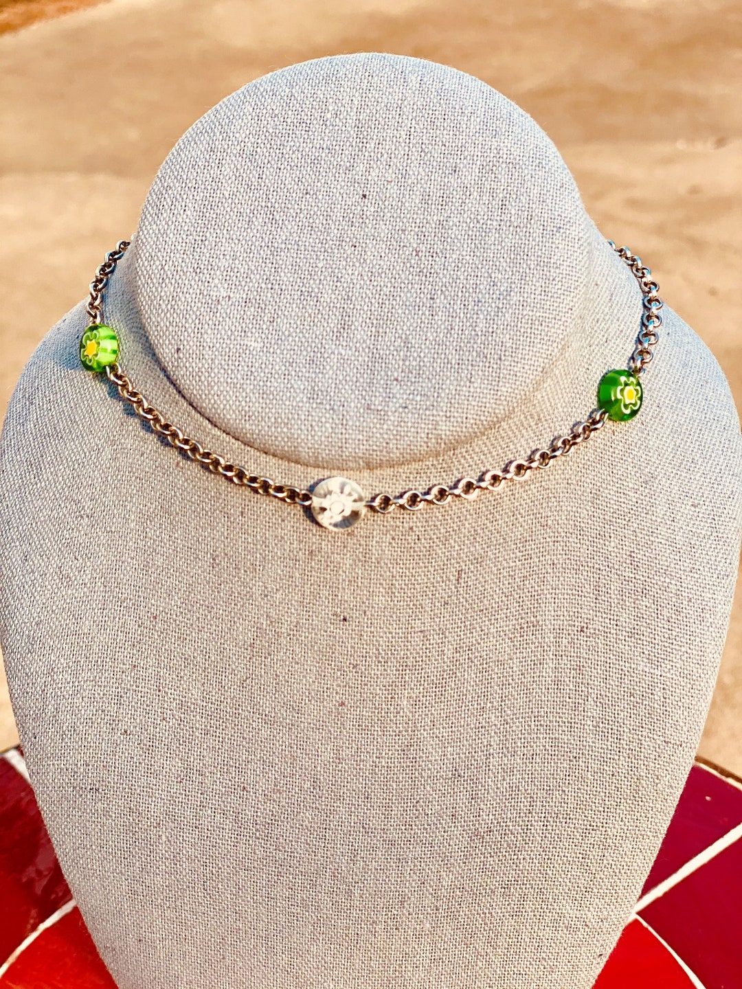 Collier chaîne à franges ondulées avec perle baroques bouton