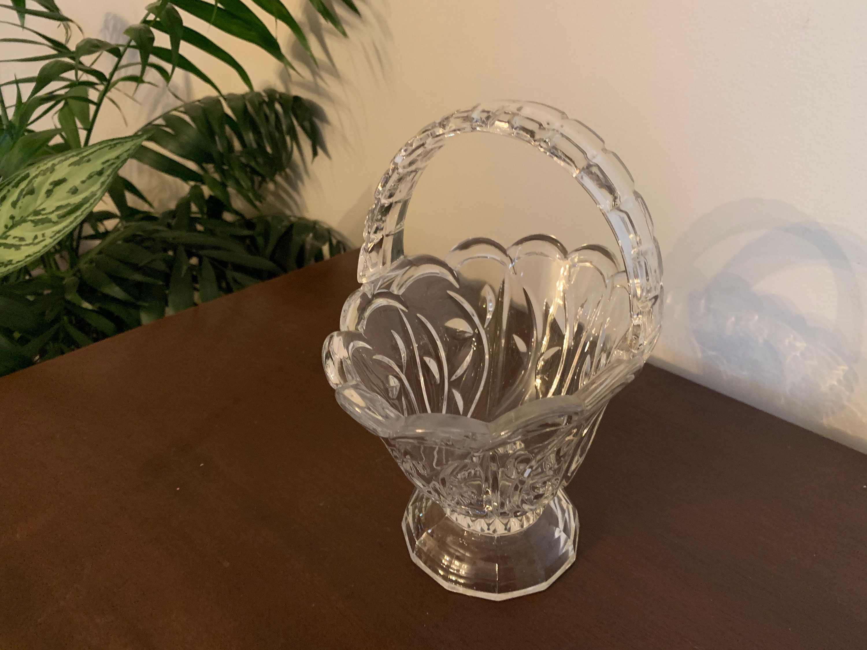 Crystal Glass Decorative Basket Candy Dish Flower Potpourri Display