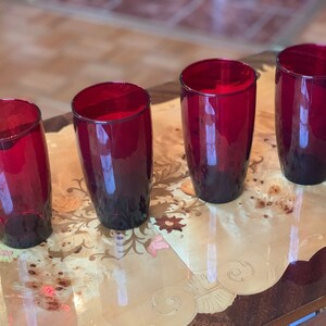 Set of 4 Beautiful Red Ruby Glass Cups, Vintage Kitchenware Holiday Table Setting, Colored Glass Gifts Home Decor