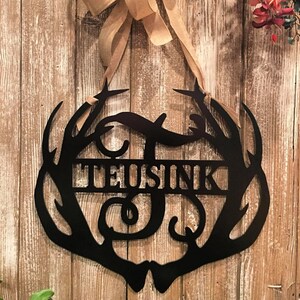 Deer Antlers Decor - Custom 24&quot; Hunter Sign Family Name & Monogram Wall Decor - Gift for Hunters - Christmas Gifts