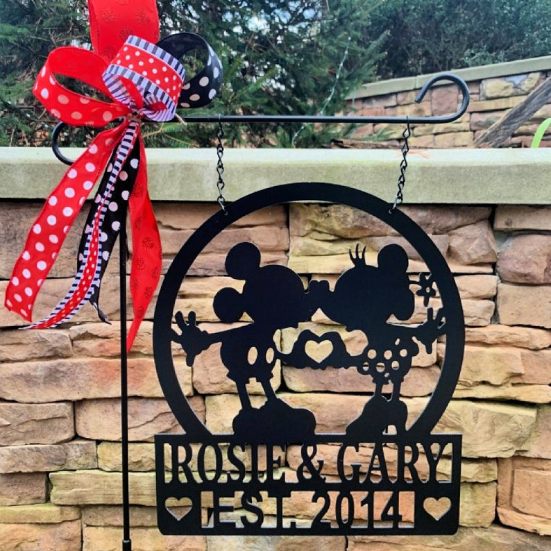 Kissing Characters - Mickey & Minnie Inspired - Valentine's Day Gift Idea Yard/garden Decor | Disney Wedding Princess Customized Heart Sign - Etsy