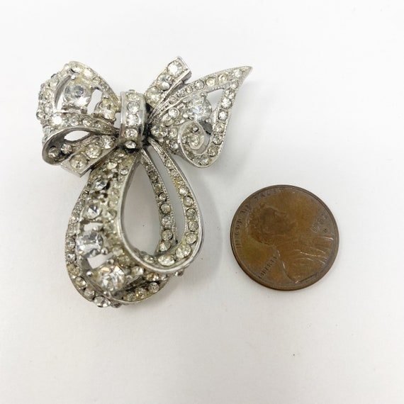 557 Vintage Reinad silver tone bow Brooch / Pin w… - image 4